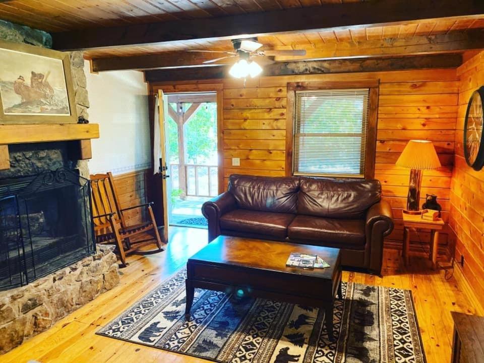 Cozy Cabin At Bear Mountain Log Cabins ยูเรกาสปริงส์ ภายนอก รูปภาพ